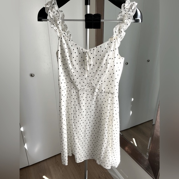 White polka dot Aritzia dress - Picture 1 of 2